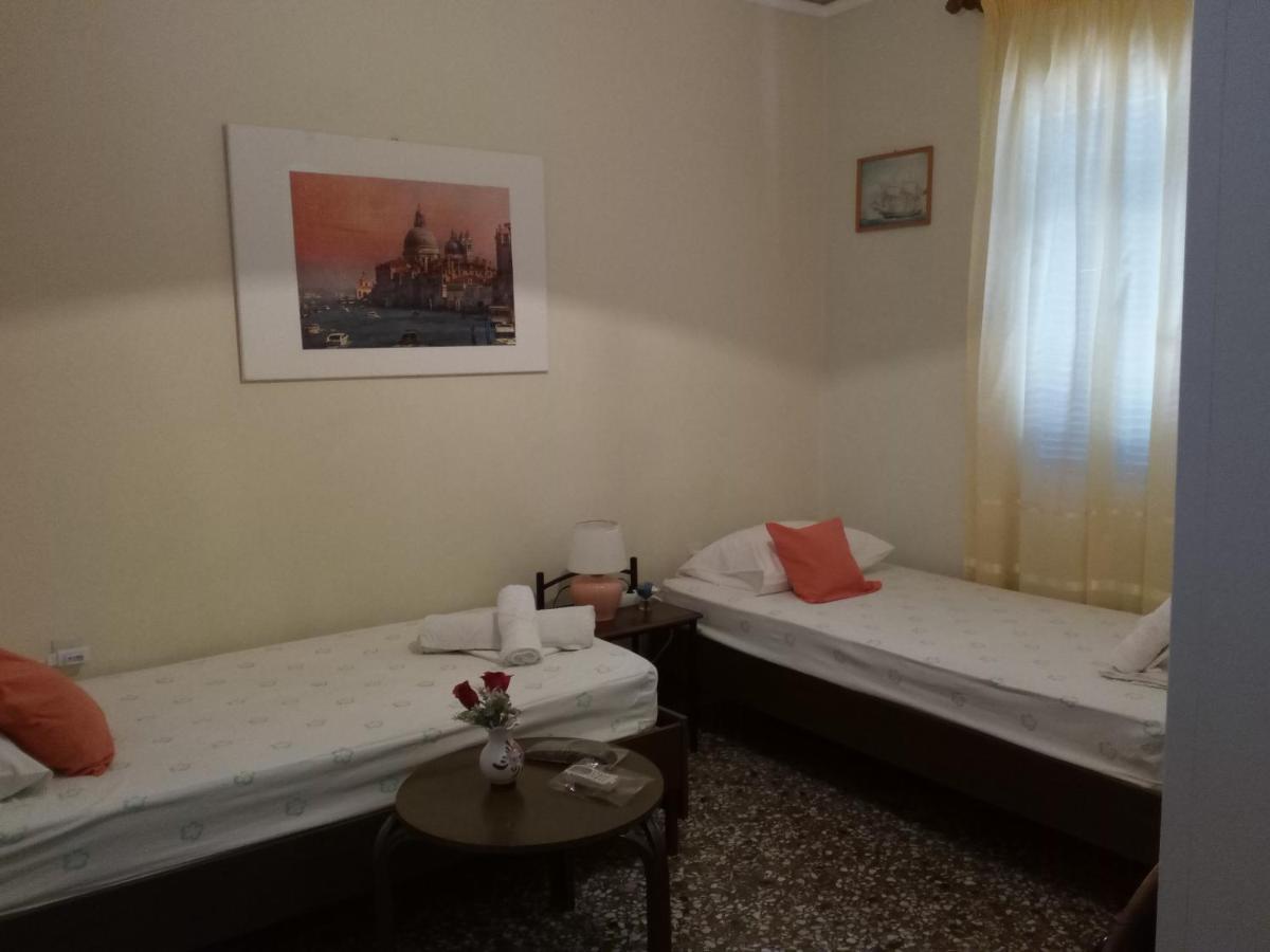 Agnes Rooms Kini Exteriör bild